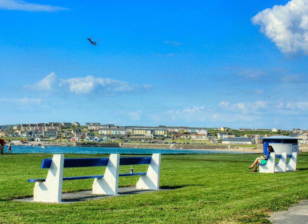 Kilkee Townhouse By Trident Holiday Homes Eksteriør bilde